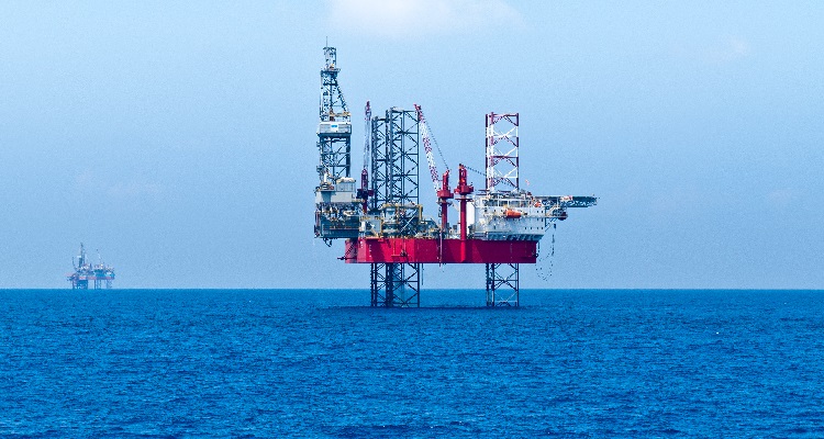 Picture of an offshore oil rig